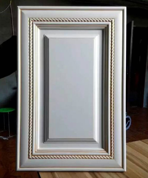 Декоративный модинг косичка SY 60 на мебельном фасаде.