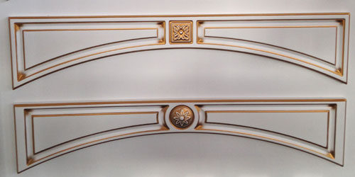 Декоративная розетка из гибкого ПВХ SY 0849 на мебельном фасаде - пример использования.