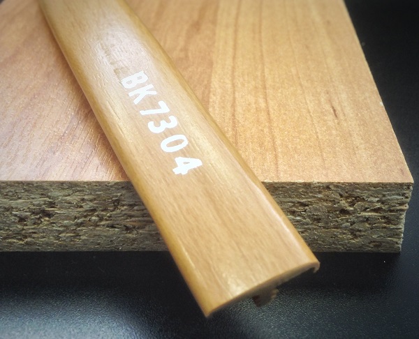 Врезной профиль ПВХ 017B BK7304 с плитой ЛДСП.