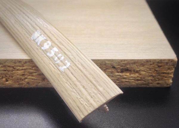 Врезной профиль ПВХ 017B BK9502 с плитой ЛДСП.