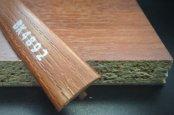 Врезной профиль ПВХ 017B BK4892 с плитой ЛДСП.