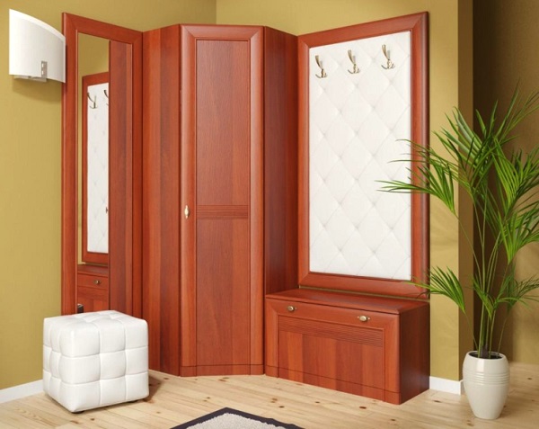 Мебель с кромкой пвх 0,4*19 мм BR420 - пример использования. Цвет орех итальянский.