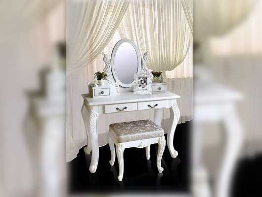 Декоративная опора из ABS-пластика SY 1094 для мебели - пример использования. Пластиковые ножки для консольного столика с зеркалом.