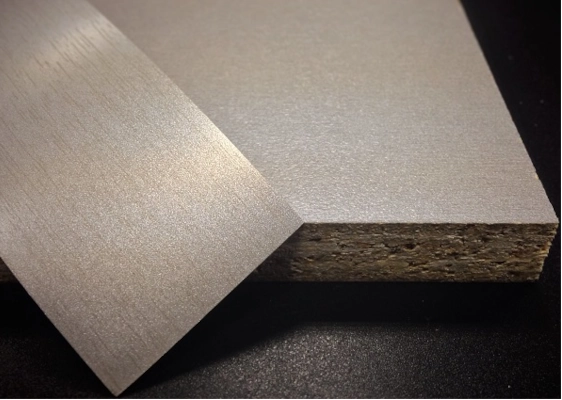 Кромочная лента ПВХ 1*19 мм PV1350 с плитой ЛДСП 16 мм титан.