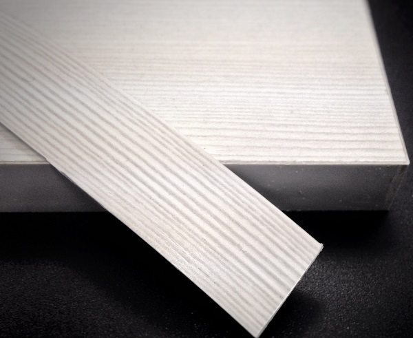 Кромочная лента ПВХ 1*35 мм BR600 с плитой 32 мм выбеленное дерево.