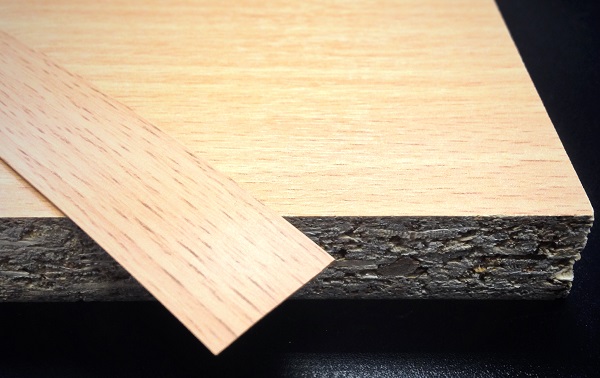 Кромочная лента ПВХ 0,4*19 мм PV5113 с плитой ЛДСП 16 мм бук бавария светлый.