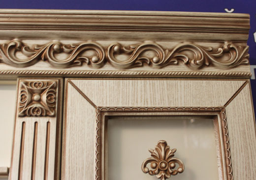 Декоративный орнамент SY 11214-2 на мебели - пример использования. Декорирование мебельного карниза.