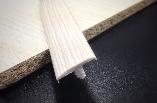 Врезной профиль ПВХ 017B BK9903 с плитой ЛДСП.