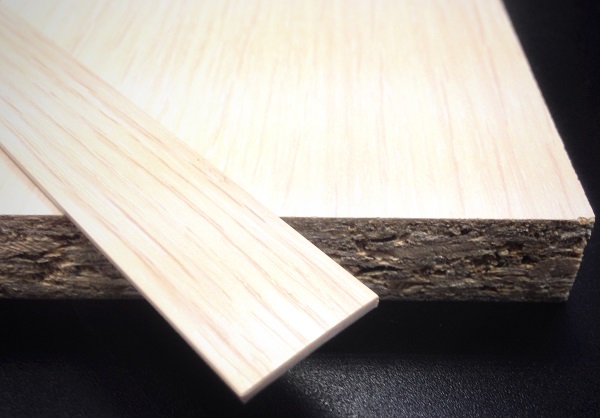 Кромочная лента ПВХ 0,4*19 мм PV4120 с плитой ЛДСП 16 мм дуб молочный.