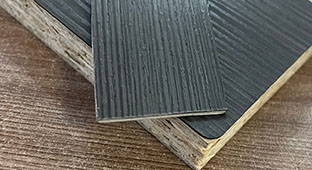 Кромочная лента ПВХ 0,4*19 мм BR618 с плитой ЛДСП 16 мм северное дерево темное.