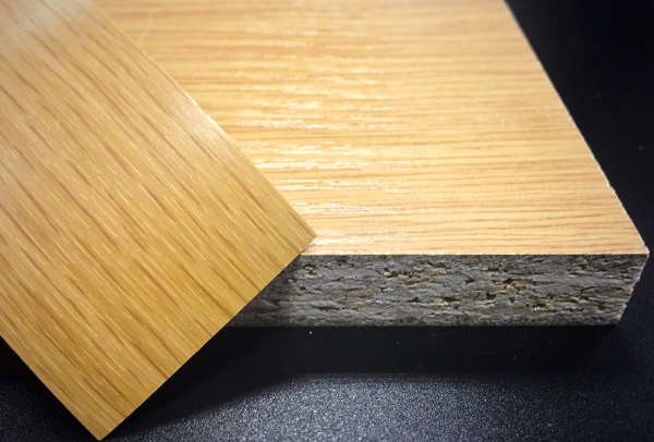 Кромочная лента ПВХ 0,4*19 мм CL4266 с плитой ЛДСП 16 мм дуб светлый.