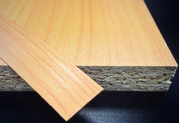 Кромочная лента ПВХ 0,4*19 мм PV4971 с плитой ЛДСП 16 мм вишня оксфорд.