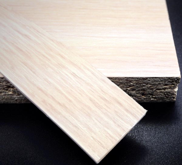 Кромочная лента ПВХ 1*43 мм BR200 с плитой дуб молочный.