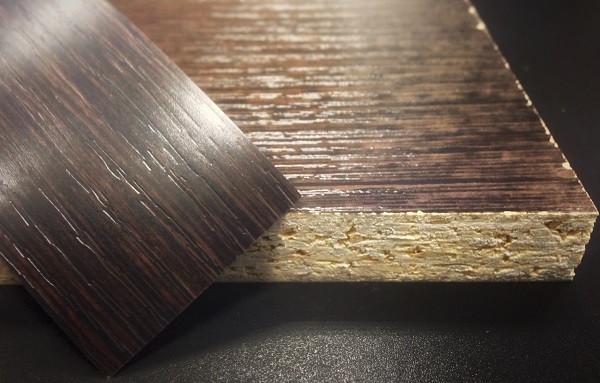 Кромочная лента ПВХ 0,4*35 мм CL7974 с плитой толщиной 32 мм венге.