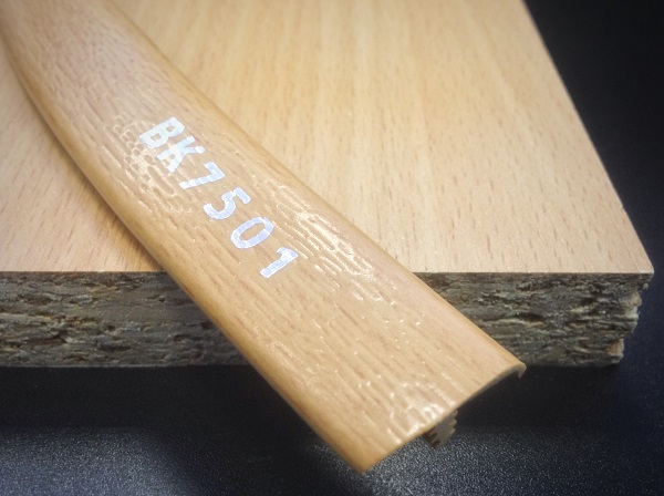 Врезной профиль ПВХ 017B BK7501 с плитой ЛДСП.