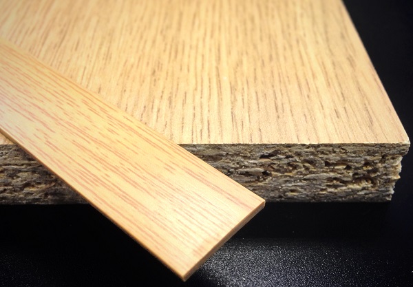 Кромочная лента ПВХ 0,4*19 мм PV4227 с плитой ЛДСП 16 мм дуб светлый.