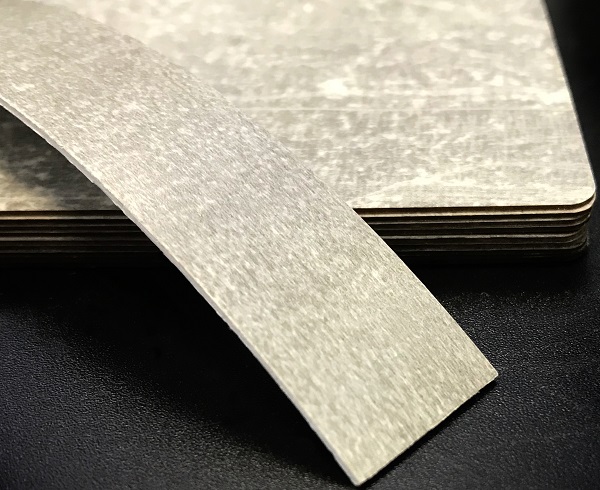 Кромочная лента ПВХ 1,8*22 мм BR104 с плитой ЛДСП 18 мм ателье светлый.