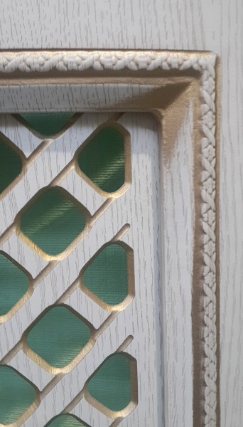 Декоративный модинг из гибкого ПВХ SY 250 на мебельном фасаде - пример использования.