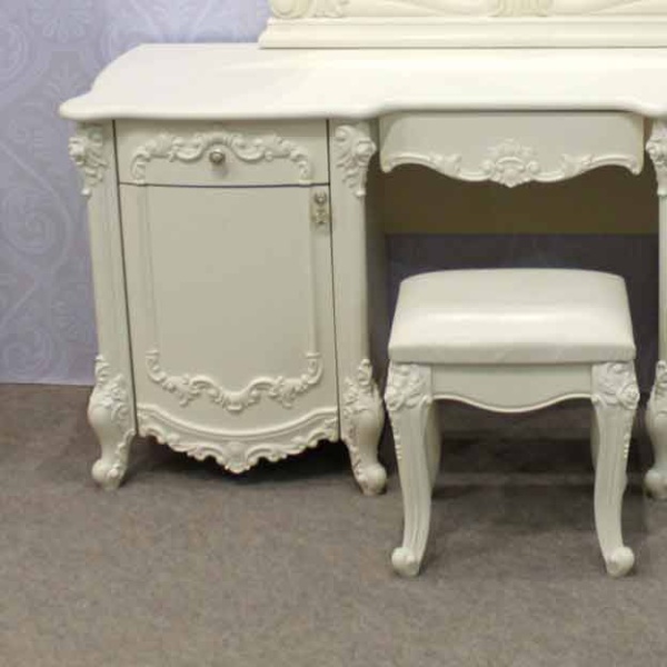 Декоративный элемент SY 12188 на мебели - пример использования.