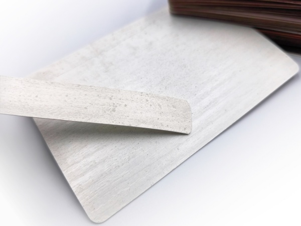 Кромочная лента ПВХ 0,4*19 мм BR146 с плитой ЛДСП 16 мм бетон пайн светлый.