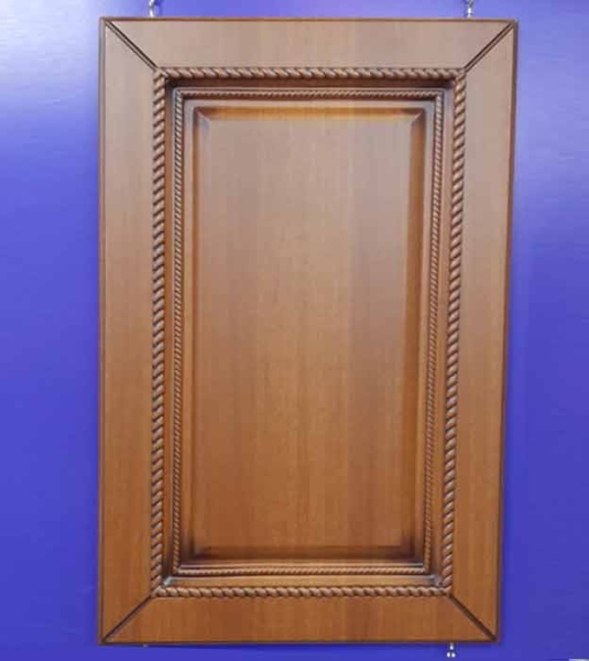 Декоративный модинг из гибкого ПВХ SY 175 на мебельном фасаде - пример использования.