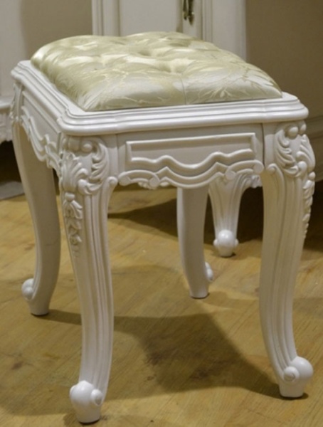 Декоративная опора из ABS-пластика SY 1088 для мебели - пример пуфика в классическом стиле. 