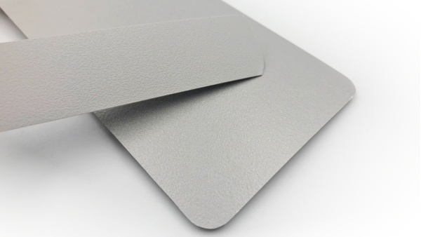 Лента кромочная ПВХ PV2104-911 серый шагрень с плитой ЛДСП.