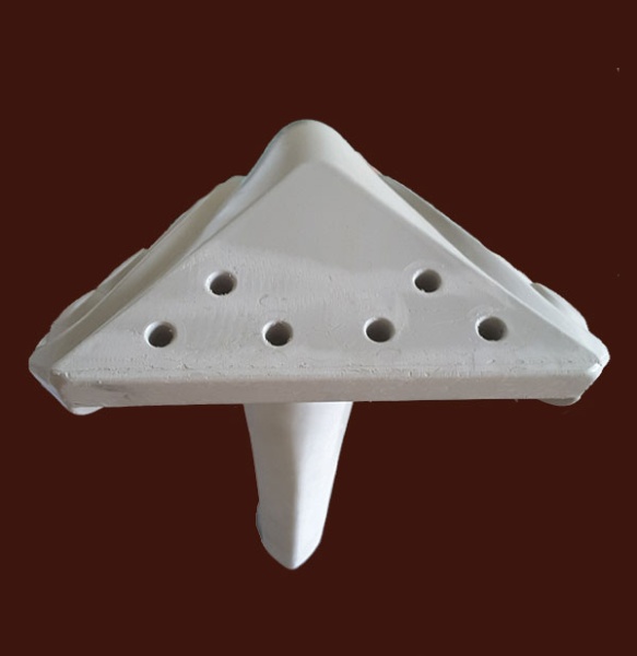 Монтажные отверстия для крепления мебельной опоры из пластика SY 16022.