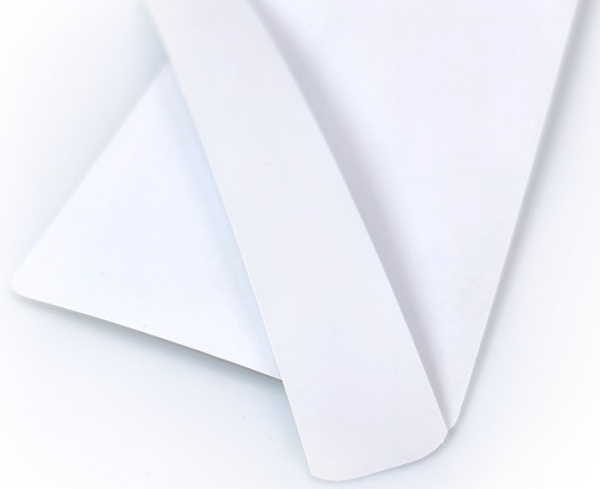 Кромочная лента ПВХ 0,4*19 мм BR702 с плитой ЛДСП 16 мм белый бриллиант.