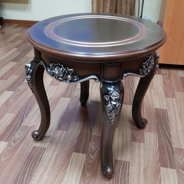 Окрашенный готовый стол CT 001 из пластика.