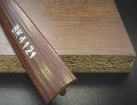 Врезной профиль ПВХ 017B BK4121 с плитой ЛДСП.