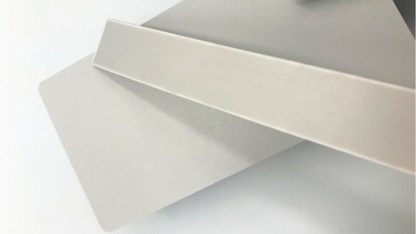 Кромочная лента ПВХ 0,8*19 мм BR979 с плитой ЛДСП 16 мм серый манхеттен.