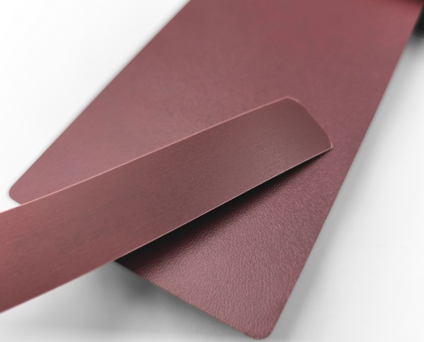 Кромочная лента ПВХ 0,4*19 мм BR757 с плитой ЛДСП 16 мм красный гранат.