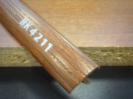 Врезной профиль ПВХ 017B BK4211 с плитой ЛДСП.