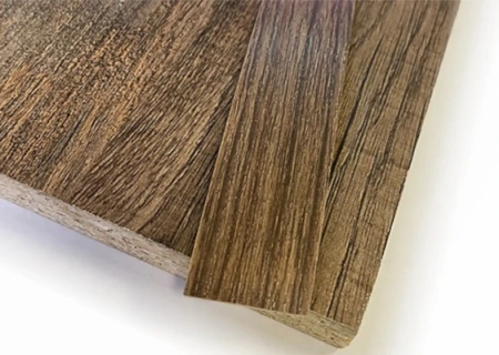 Кромочная лента ПВХ 1*28 мм BR218 с плитой ЛДСП 25 мм ясень ориноко темный.