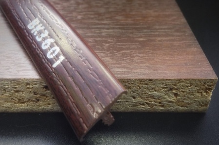 Врезной профиль ПВХ 017B BK36K01 с плитой ЛДСП.