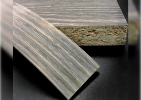 Кромочная лента ПВХ 1*25 мм BR453 с плитой ЛДСП 22 мм ясень анкор темный.