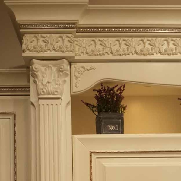 Декоративная капитель SY 16135 для мебели - пример готовой пилястры.