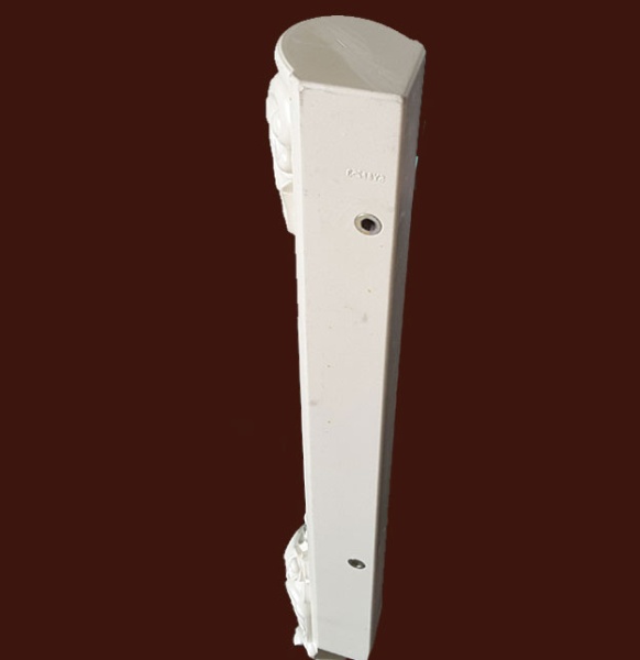 Монтажные отверстия для крепления мебельной опоры из пластика SY 88253-2.